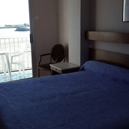 Hotel Les Embruns 2*