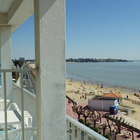 Hotel Les Embruns 2*