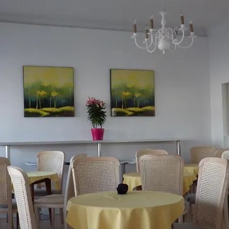 Les Embruns 호텔 로양