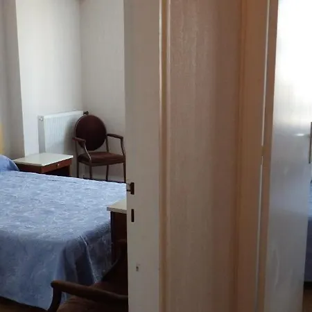 Les Embruns Отель Руайян