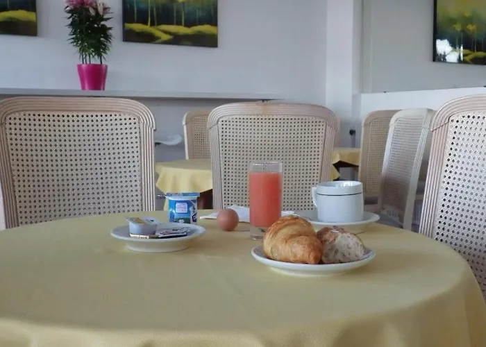 Les Embruns 2* Руайян