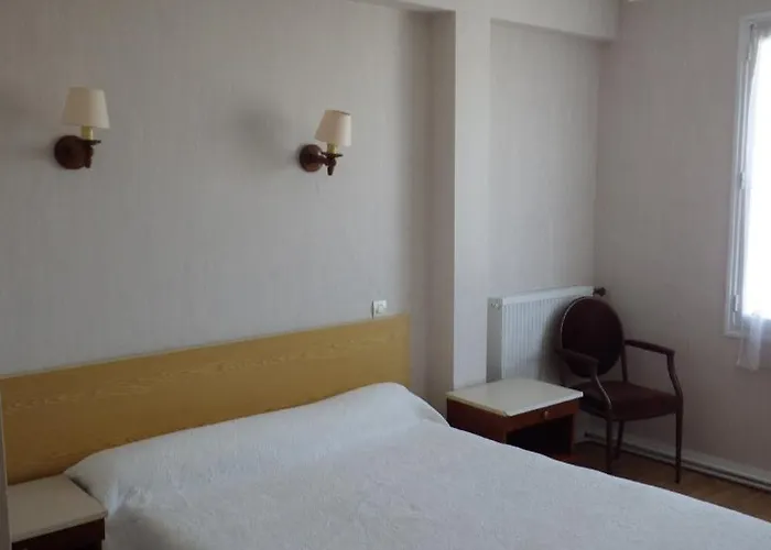 Les Embruns Отель