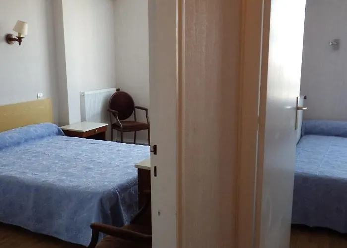 Les Embruns Отель Руайян