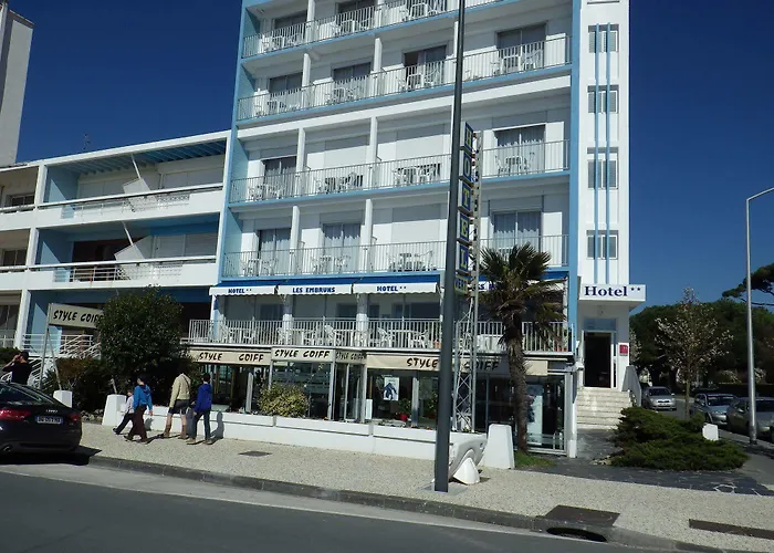 Отель Les Embruns