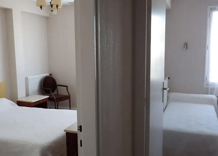 Les Embruns Отель Руайян