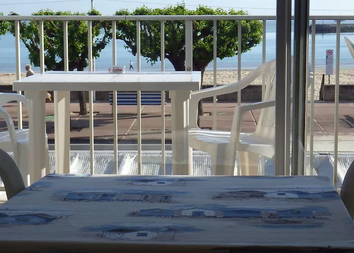 Les Embruns 2* Руайян