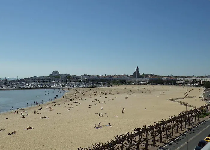 Отель Les Embruns Руайян