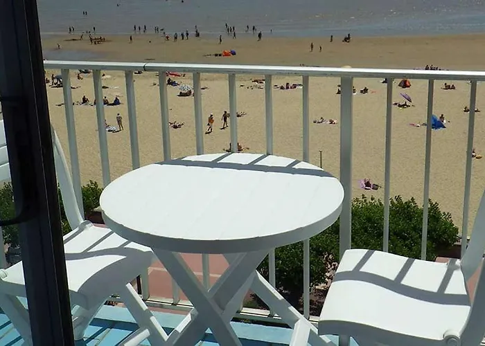 Les Embruns Отель 2*